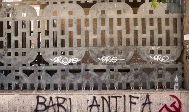 Bari: la cancellata di Giurisprudenza? E' un'opera d'arte, degradata